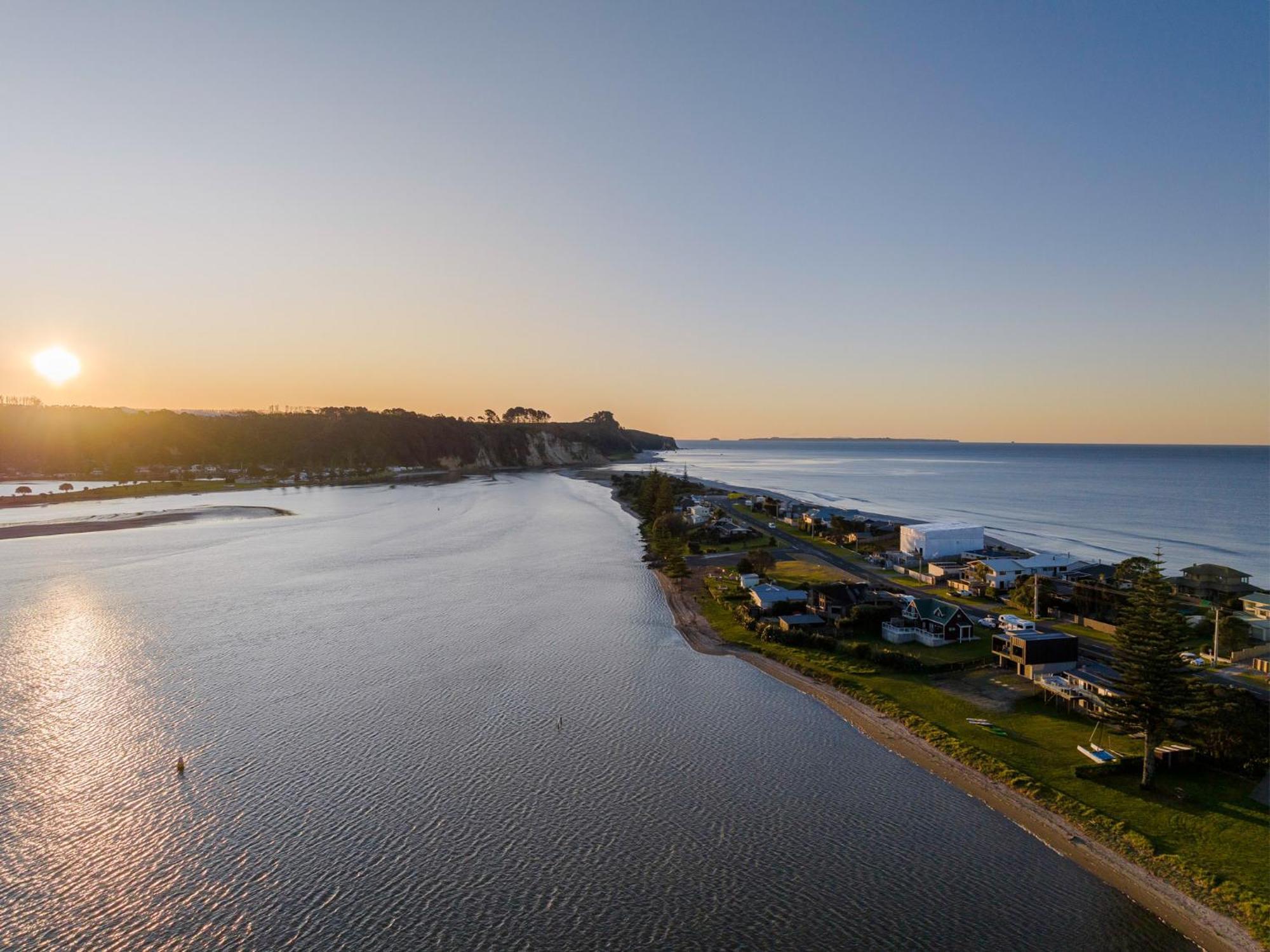 Estuary Sunset Views * Pukehina