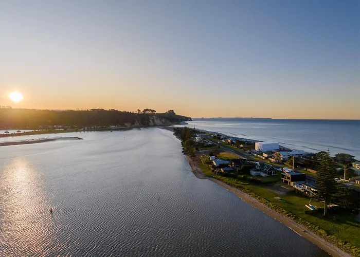 Pukehina Estuary Sunset Views Holiday Home